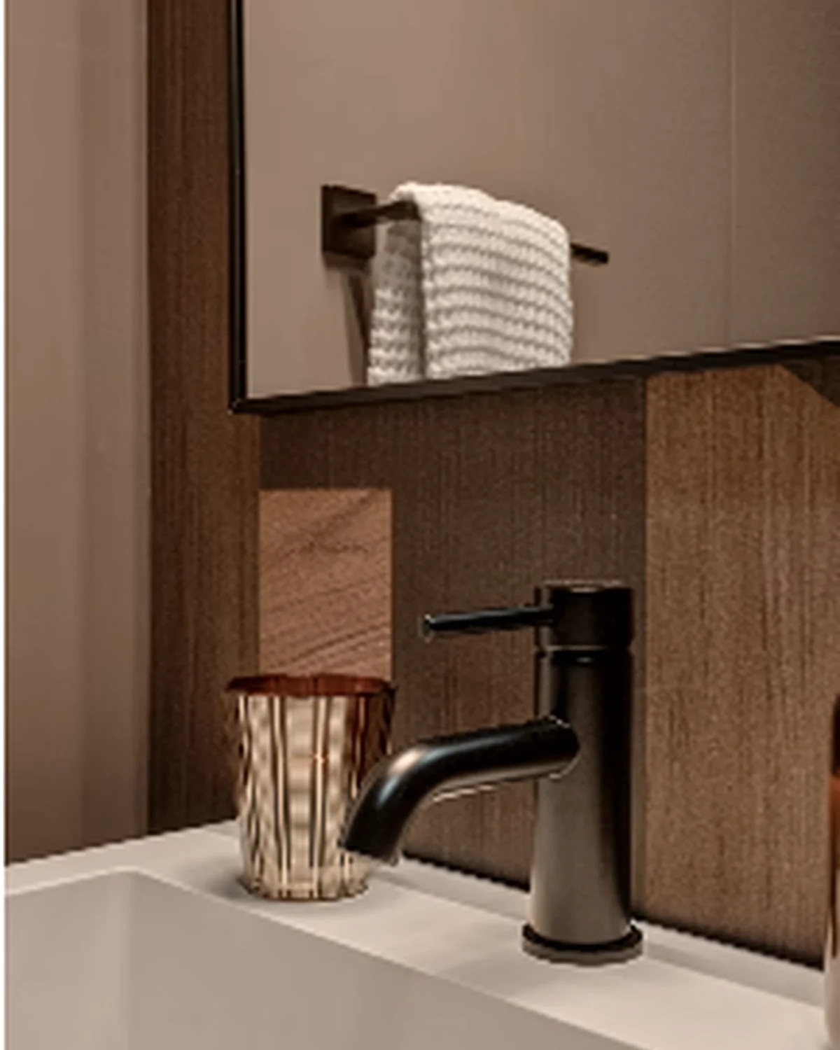 Luxury bathroom design with GROHE fittings and carefully coordinated materials