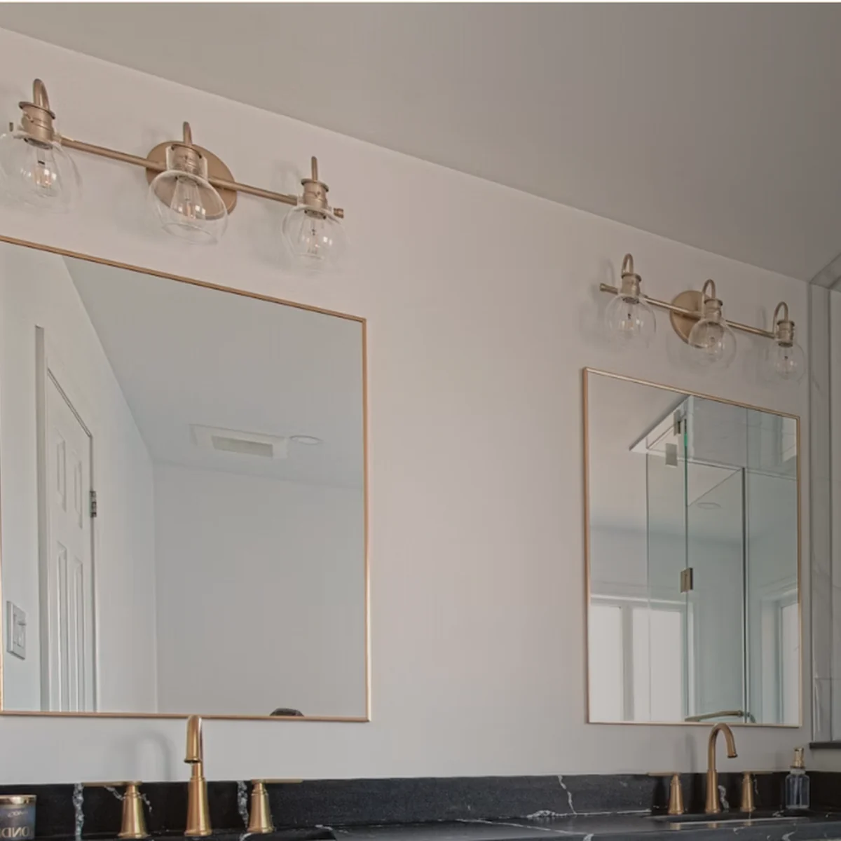 Luxury bathroom design with GROHE fittings and carefully coordinated materials