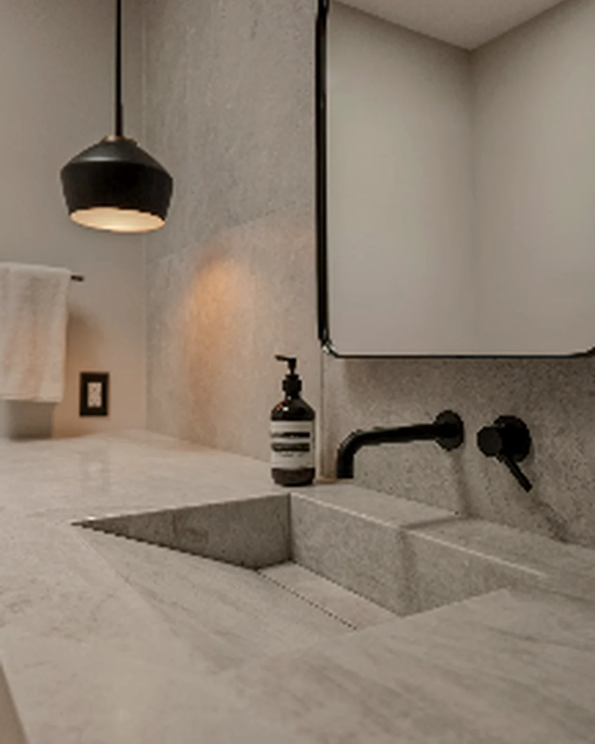 Open wet room with GROHE Rainshower 360 SmartControl overhead shower system