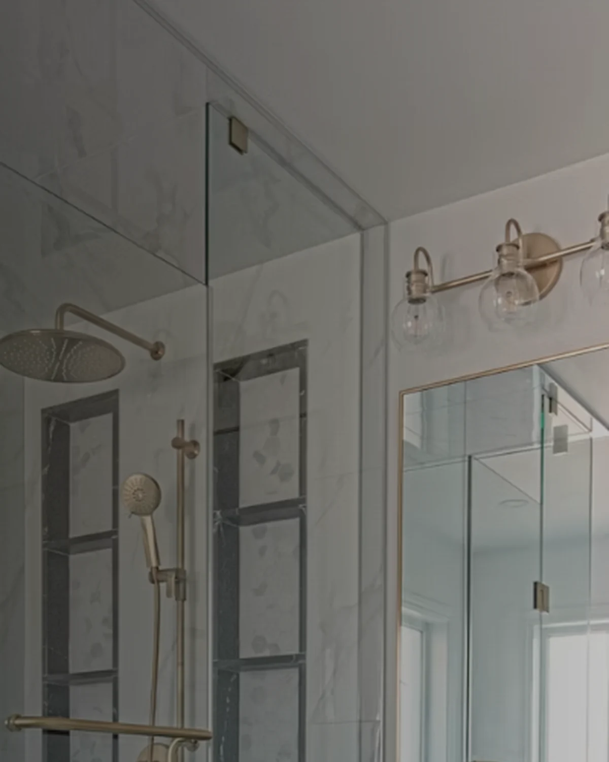 Luxury bathroom design with GROHE fittings and carefully coordinated materials