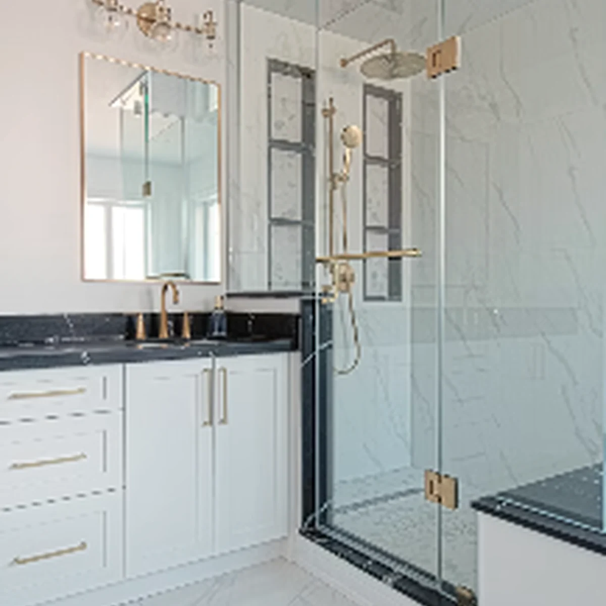 Luxury bathroom design with GROHE fittings and carefully coordinated materials